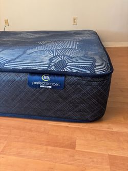 King Serta Perfect Sleeper Hybrid Mattress
