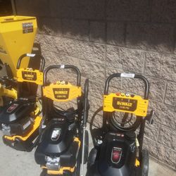 DEWALT GAS PRESSURE WASHER 3100 PSI
