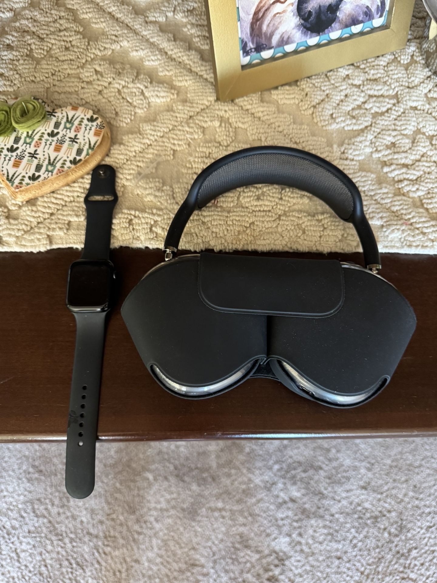 Apple AirPods Max + Apple Watch SE Bundle - $550 (Great Condition!)