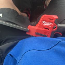 Milwaukee Hedge Trimmer