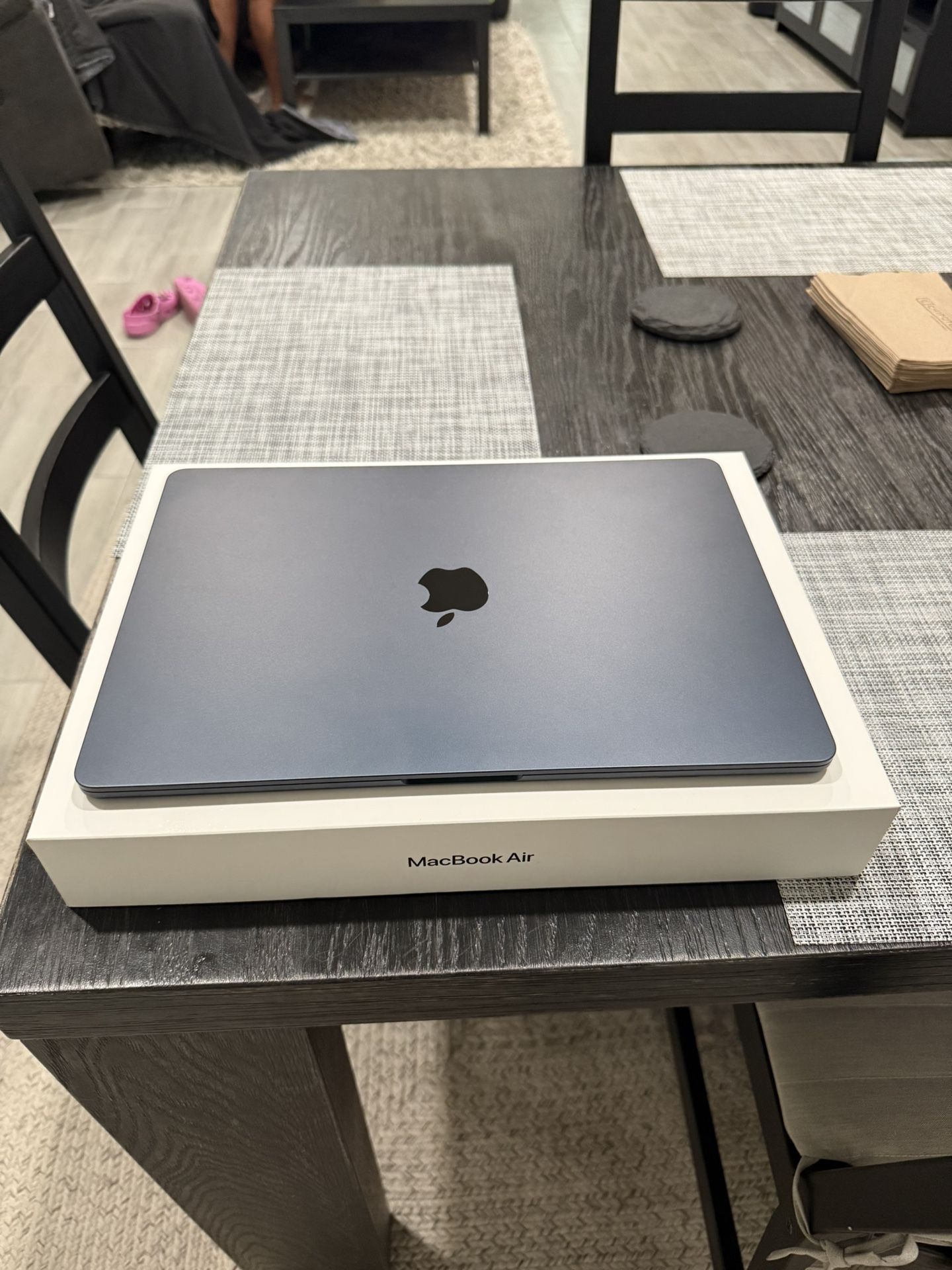 2024 Macbook Air 15” 16gb ram 512ssd *Apple care*