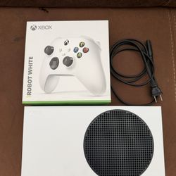 Xbox Series S & Remote
