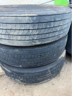 Bridgestone R123 11r22.5