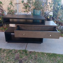 Console / Entry Table