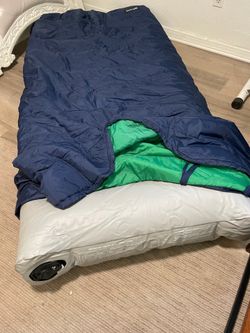 BEAUTIFUL TWIN MATTRESS WITH PUMP AND ONE SLEEPING BAG