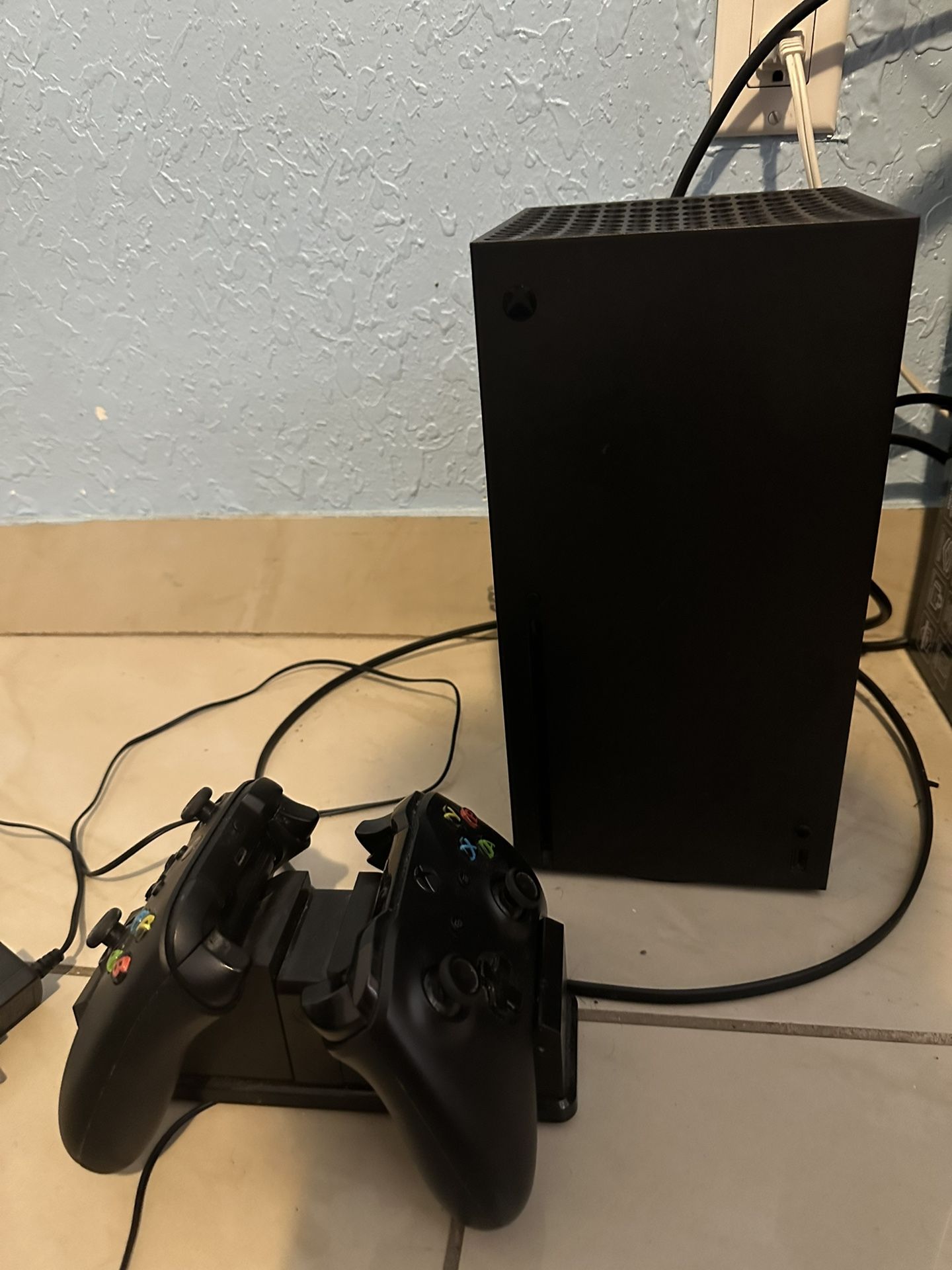Microsoft Xbox Series X 1TB (Bundle Included, SEE DESCRIPTION)