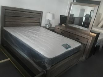 New queen 4 pc bedset