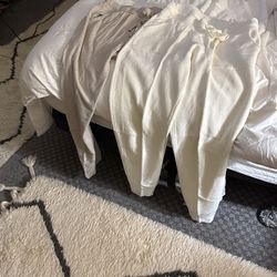 Barefoot Dreams Sweatpants.