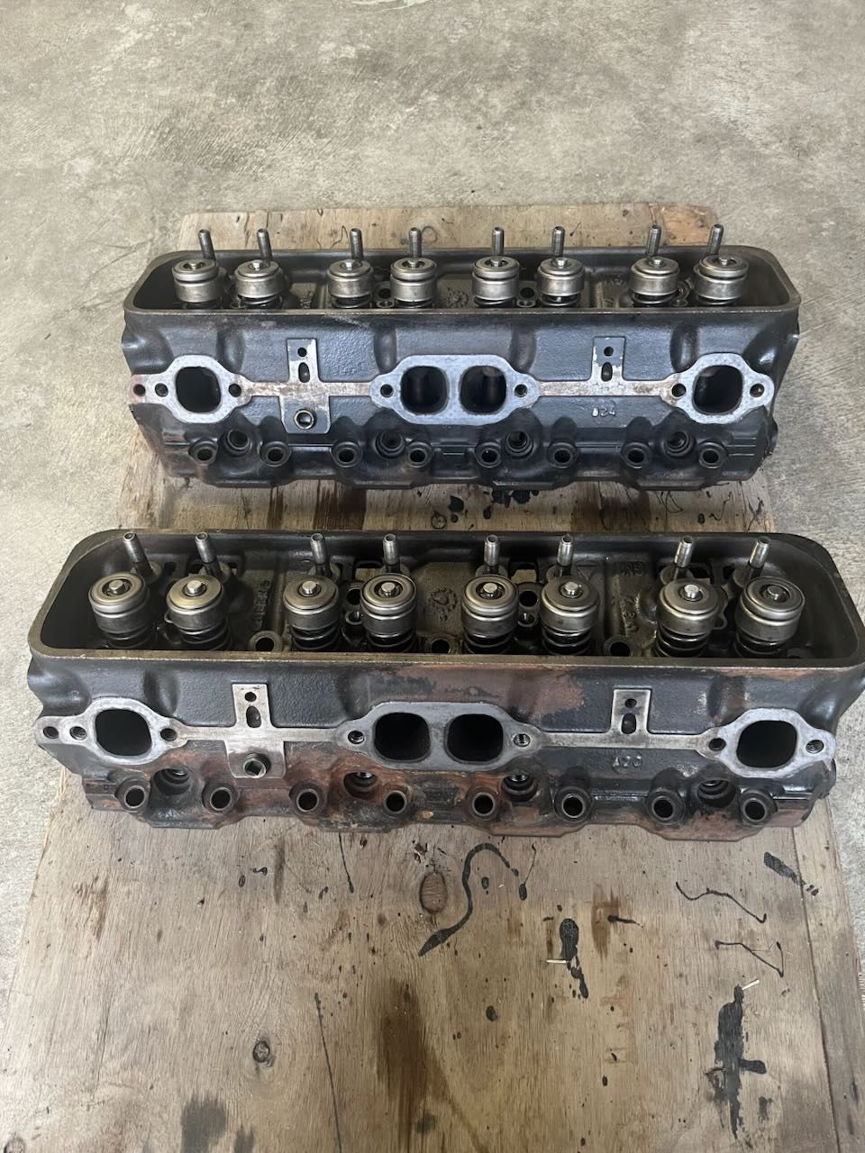 OEM 5.7 Mercruiser Cylinder Heads