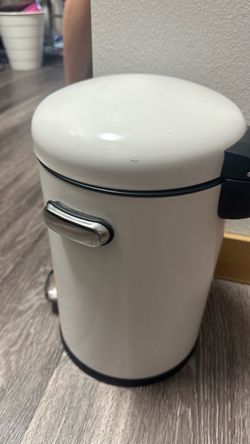 simplehuman White Step Trash Can 1,2 gallon ( 4,5 L )