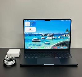 MacBook Air M2 2022 with extras