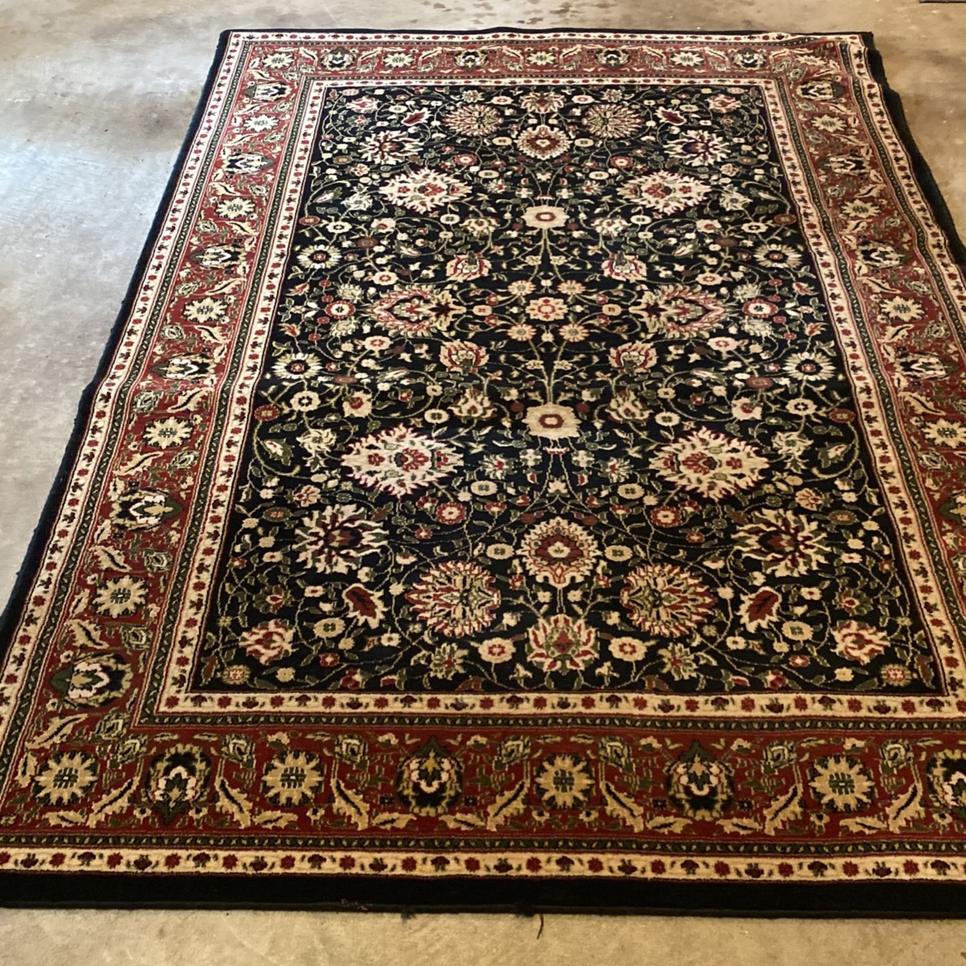 Rugs   Wool    5.3’x 7.6’     or   63” X 90”