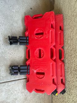 RotopaX 2 Gallon Fuel Pack Set + 2 RotopaX Locking Mounts – Excellent Condition