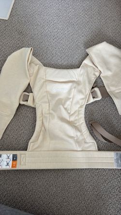 Ergobaby cream newborn carrier