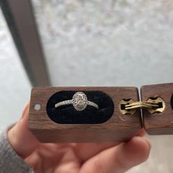 10K White Gold Oval Diamond  Ring – 1/5 CT