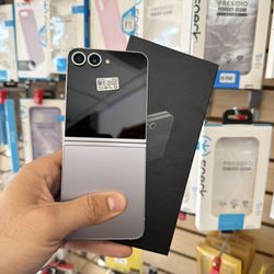 Samsung Galaxy Z Flip 6 