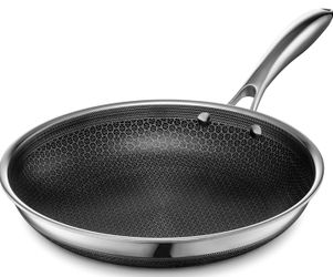 HexClad Hybrid Nonstick 10-Inch Frying Pan, Stay-Cool Handle, Dishwasher-Friendly, Oven-Safe Up to 900°F, Induction Ready, Compatible with All Cooktop