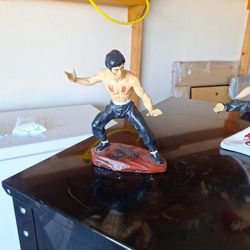 Bruce LEE STATUE