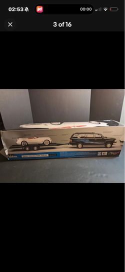 IDEAL CLASSIC1953 CORVETTE DIE CAST 1/18 SCALE WITH SUBURBAN AND TRAILER