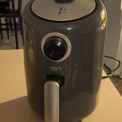 Dash  Compact Air  Fryer 