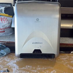 Automatic Paper Towel Dispenser 