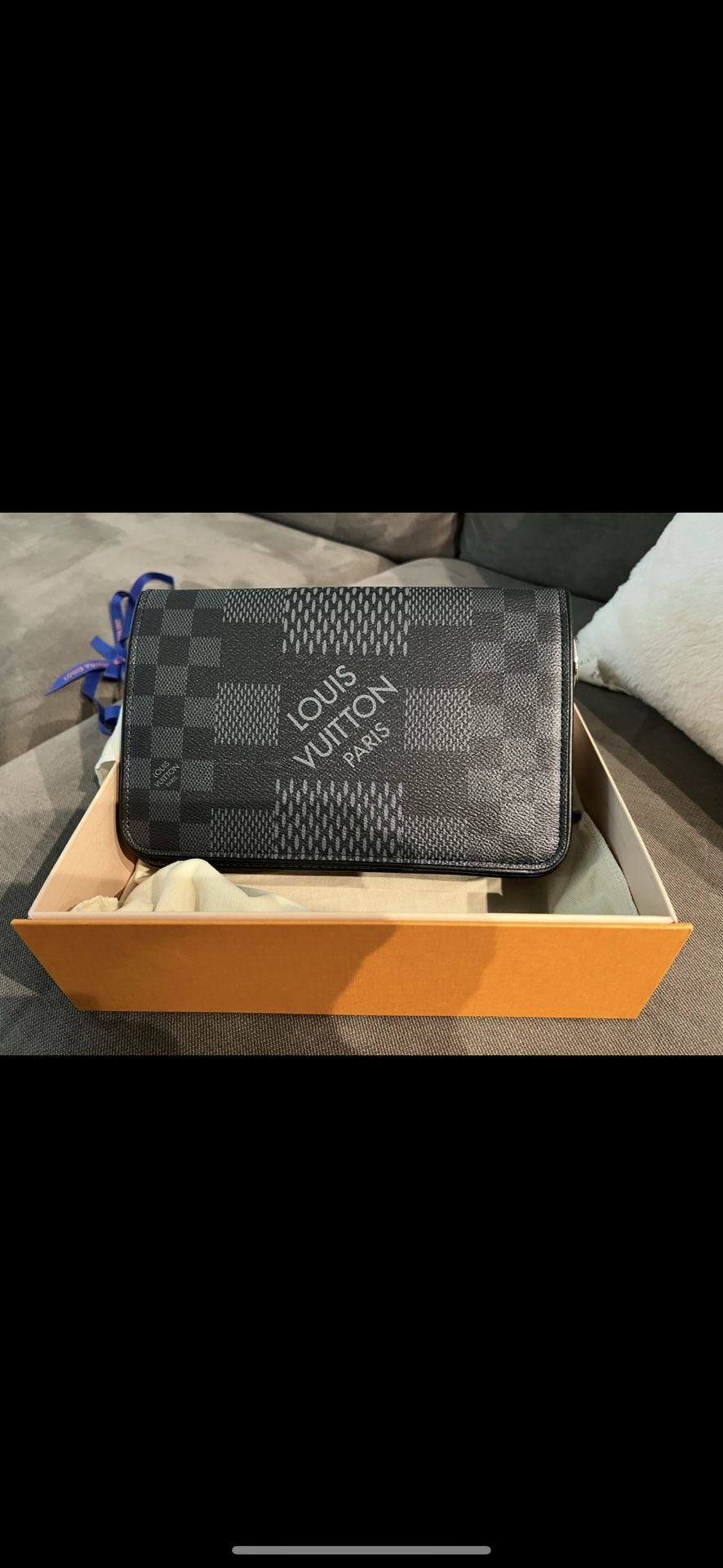 Louis Vuitton Damier Graphite 3D Studio Messenger