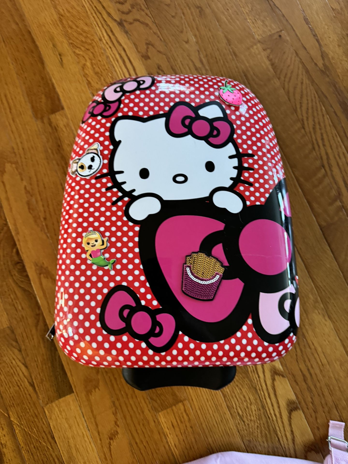 Hello Kitty Rolling Luggage 