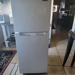 Magic Chef Refrigerator 