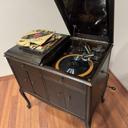 1924 Victrola VV-215