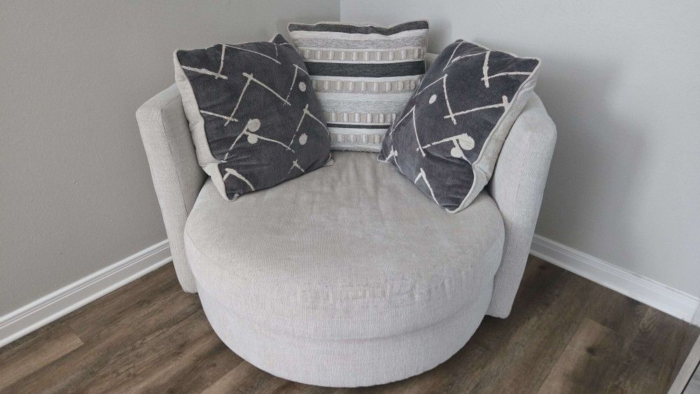 Circular Oversized Swivel Chair
