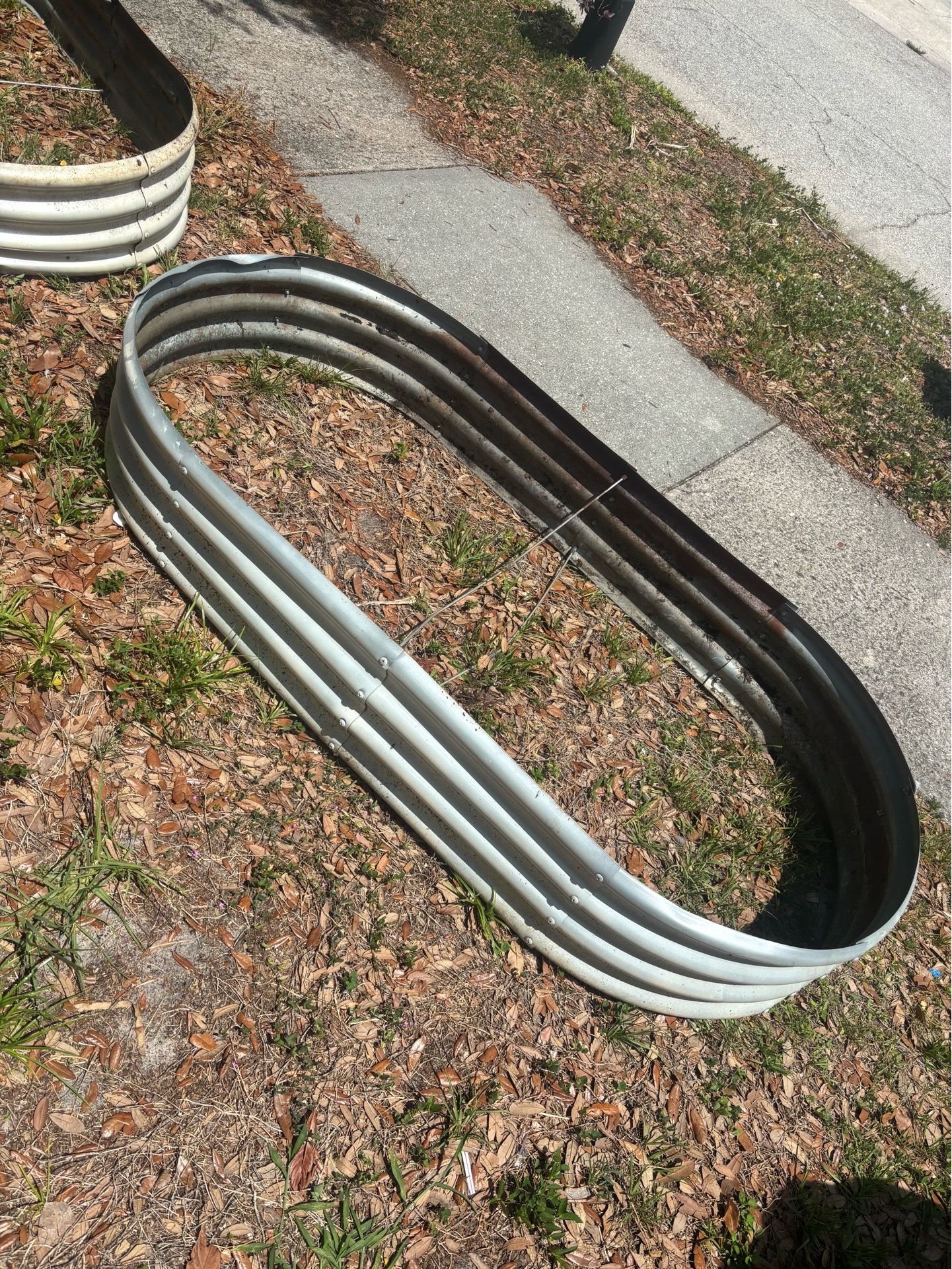 Metal garden beds (2)