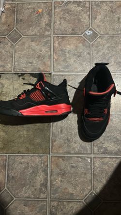 Jordan 4 thunders