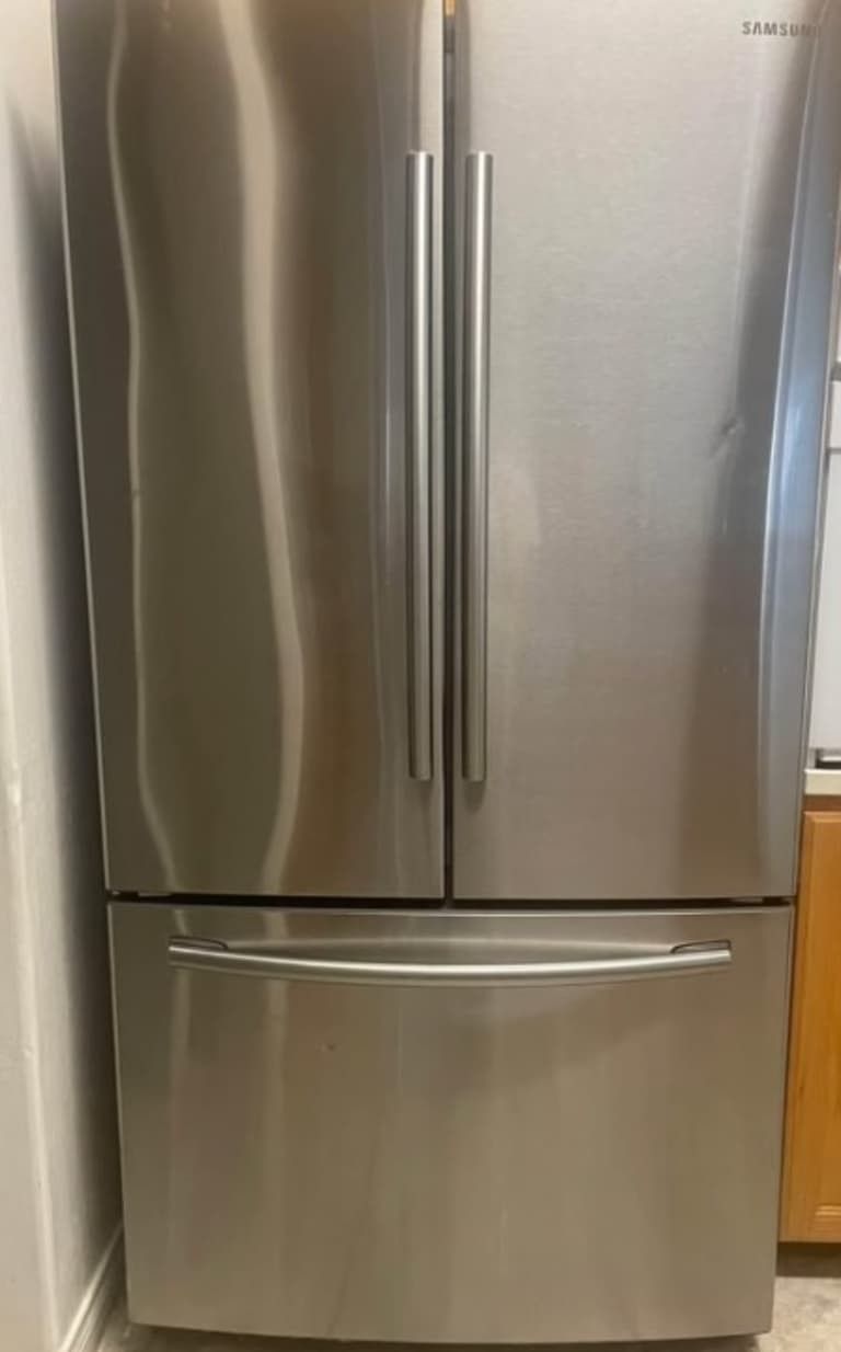 NICE SAMSUNG STAINLESS STEEL FRENCH DOOR REFRIGERATOR