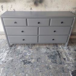 DRESSER- GRAY
