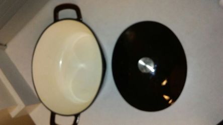 Kirkland 6 quart oval dutch oven