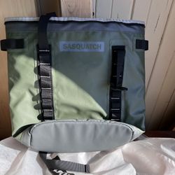 BRAND NEW Sasquatch Insulated Picnic Backpack