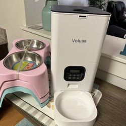 Pet Timer Food Dispenser $25 & Small Pet Bowls $7 for small bowl set