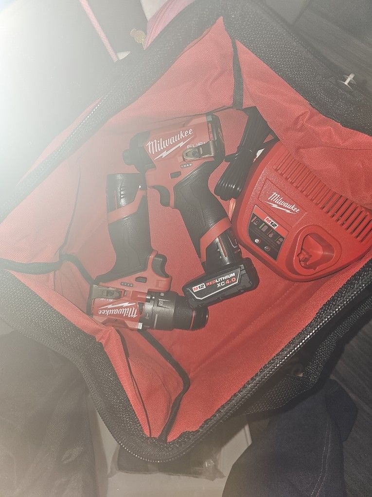 Milwaukee M12