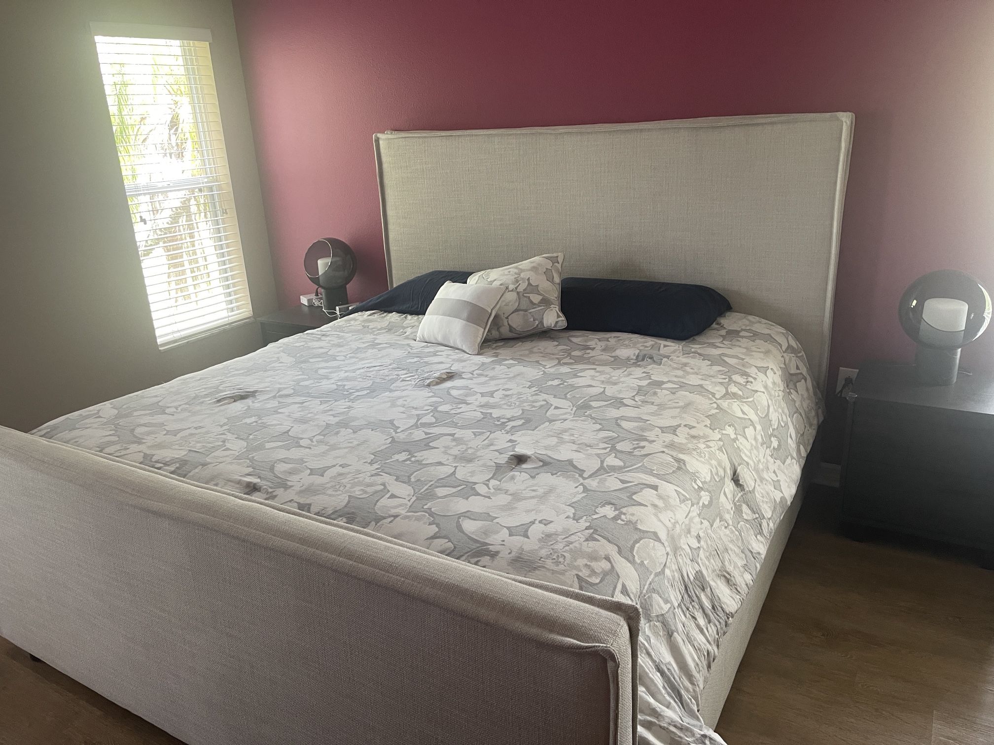 Complete King Size Bedroom Set – Bed, Mattress, Nightstands & Lamps