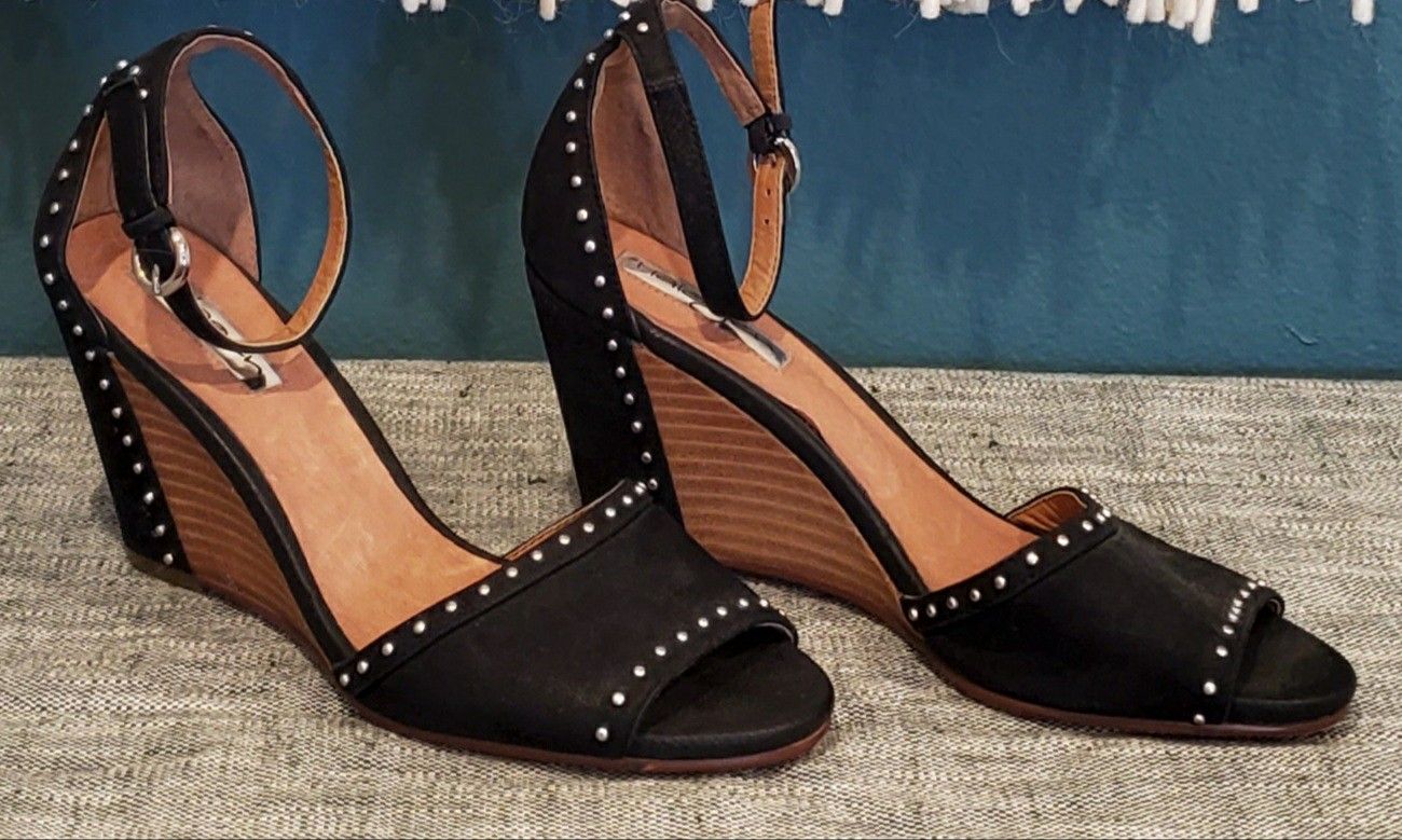 Halogen Louise Studded Wedge Sandals | Sz 5.5