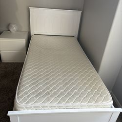 2 Solid Wood Twin Beds With Mattresses 