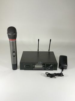 Audio-Technica ATW-R3100bD with ATW-T341b Wireless Microphone - 655-680MHz