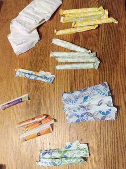 Tampons and pada station for the women