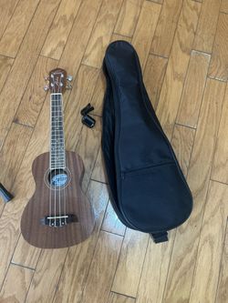 Oscar Schmidt ou2 Concert ukulele