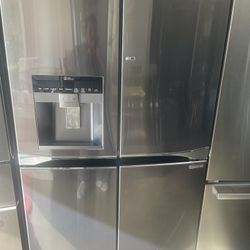 Lg  Refrigerator Everything Works Fine 