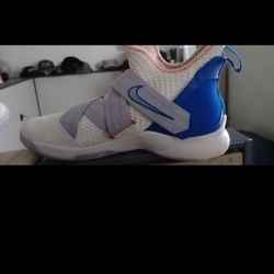 NIKE Zoom LeBron James Soldier 12's Shoes  Size 13