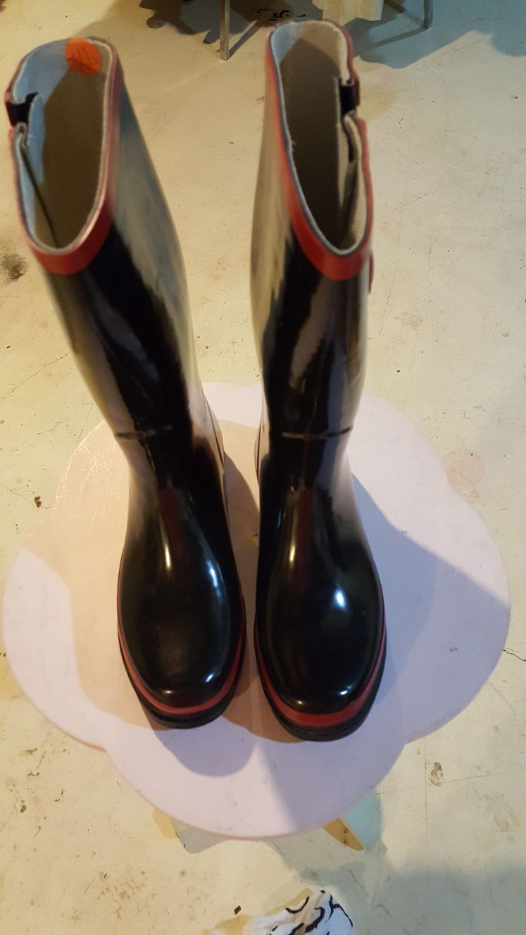 Talbots black and red rain boots size 7