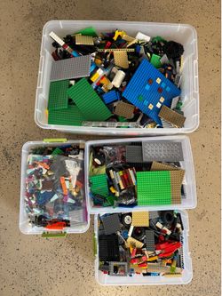 40 pounds of lego