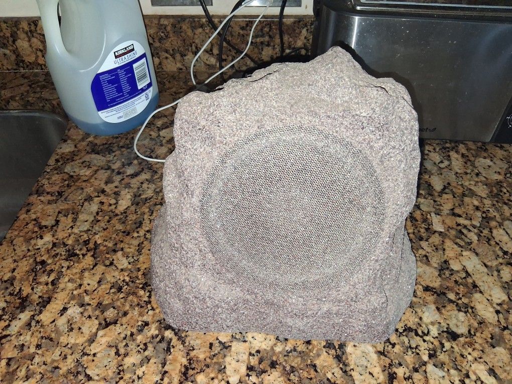 Set Of 6 Outdoor Syncing Rock Speakers