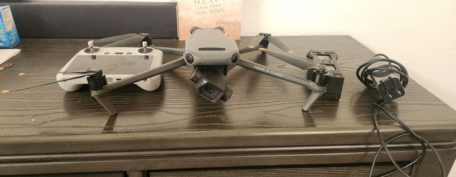 DJI Mavic 3 Classic Drone with Controller